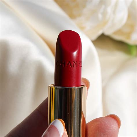 chanel n8 lipstick|Reviewed: Chanel's Rouge Allure Is a Standout Red Lipstick.